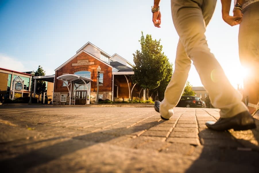 Theatre Woodstock Couple Sunset