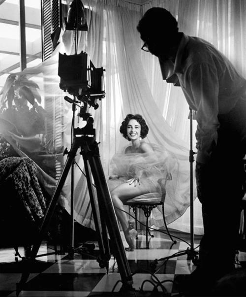 Elizabeth Taylor being photographed by English society photographer Anthony Beauchamp, Palm Springs, 1951