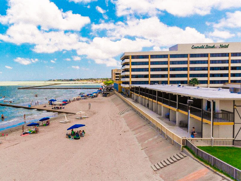 Hotel - Emerald Beach
