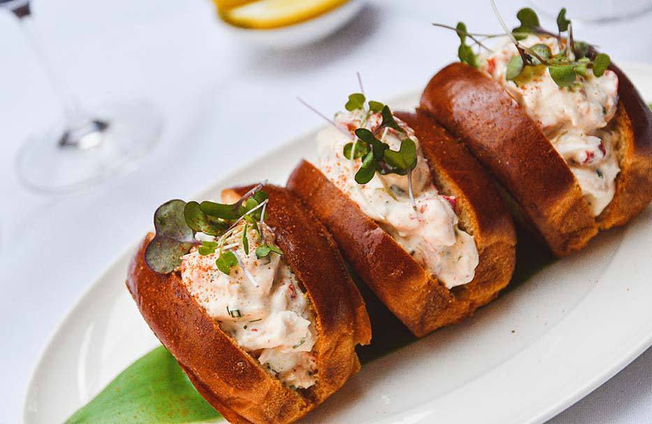 Set of 3 plated lobster rolls