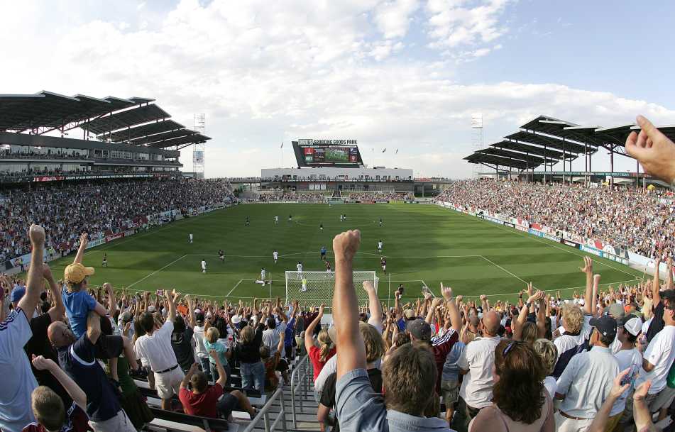 dicks-sporting-goods-soccer-crowd