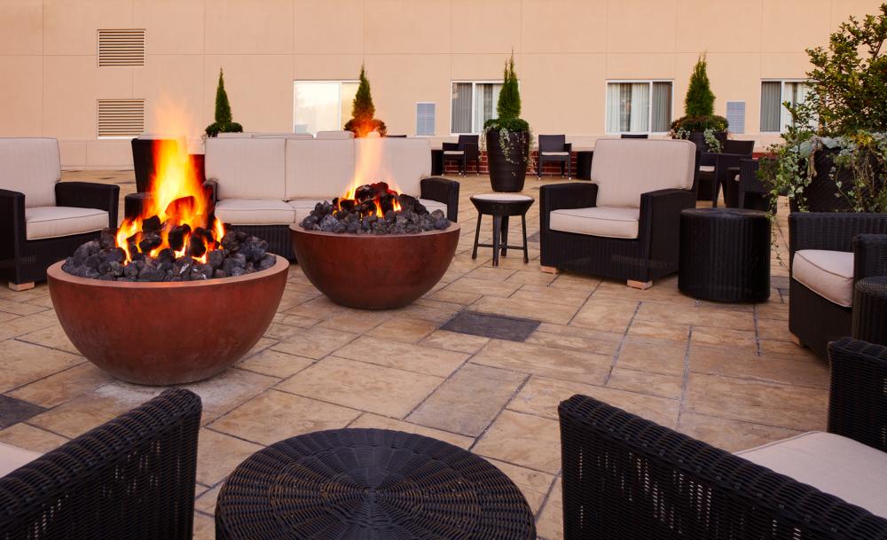 Courtyard by Marriott Outdoor Patio with Fire Pits - Fort Wayne, Indiana