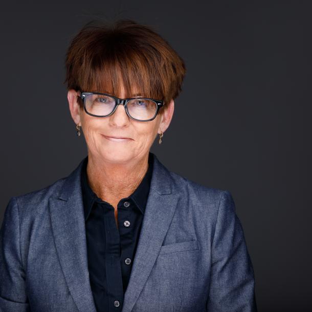 Photo of Julie Rhoads