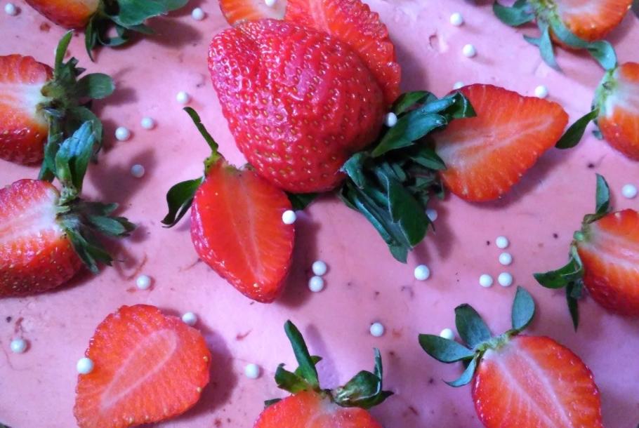 Strawberry cake