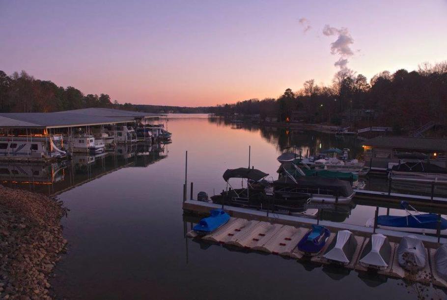 River Hills Marina