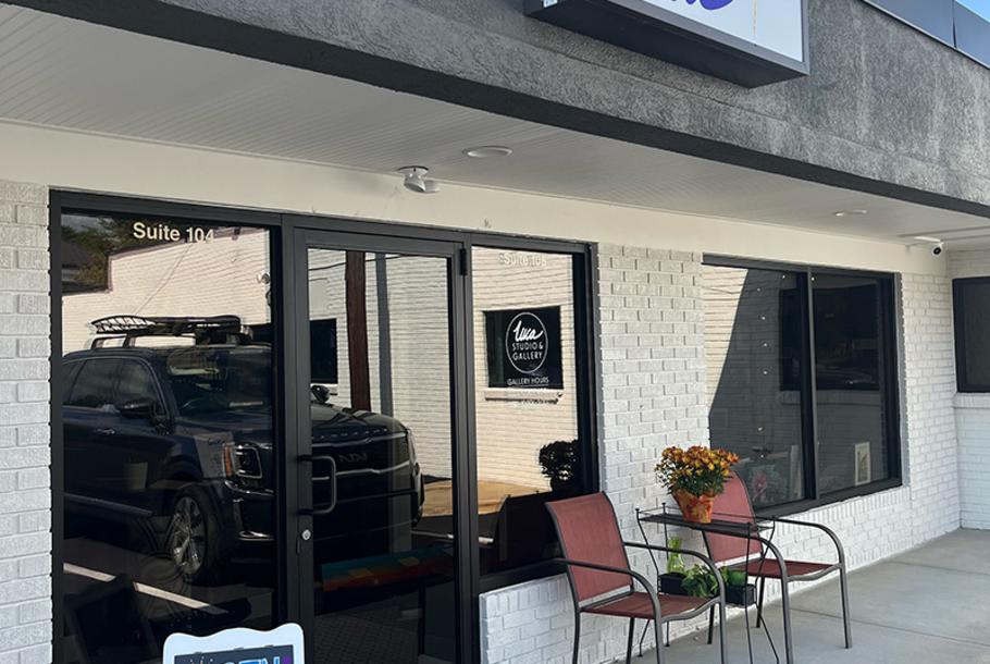 Luca Studio & Gallery, Exterior