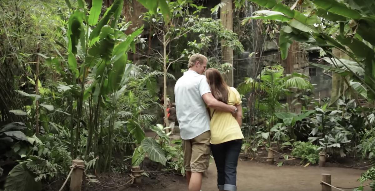 Romantic couple explores the jungle at the Henry Doorly Zoo & Aquarium