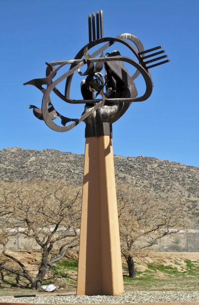An image of the sculpture "The Hand of Friendship."