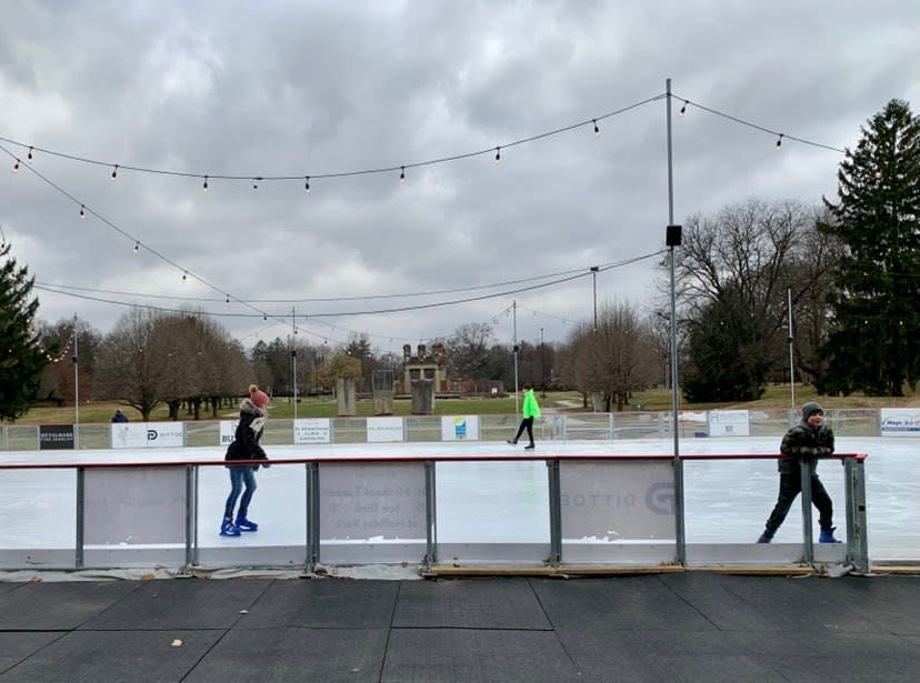 Holliday Park Ice Rink skaters, Indianapolis