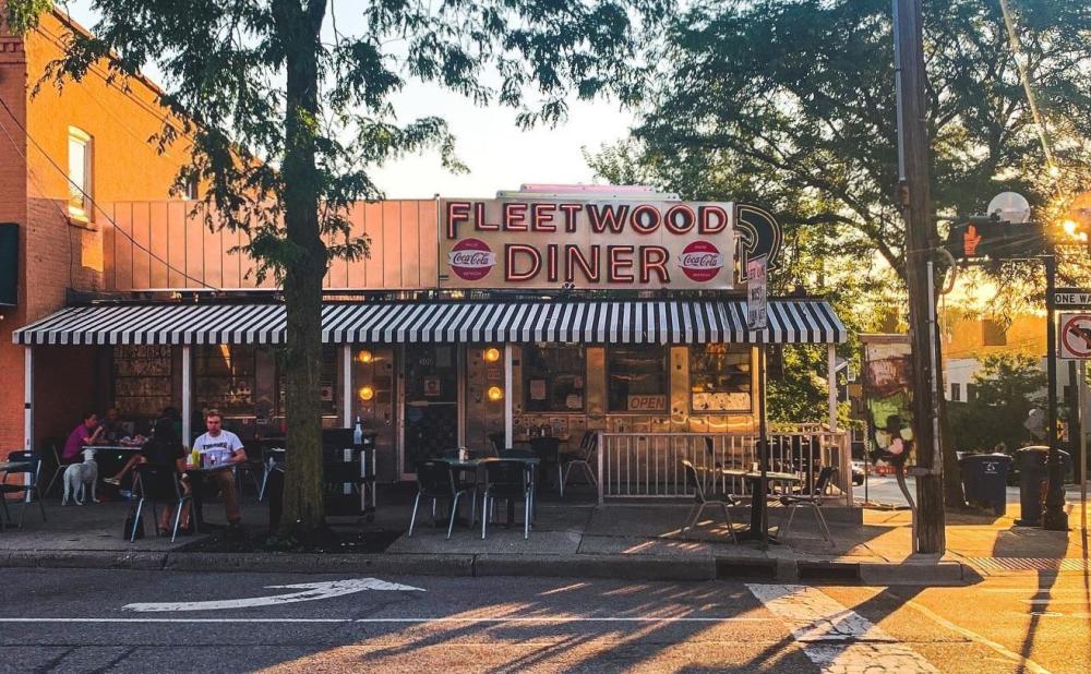 early morning view of fleetwood diner