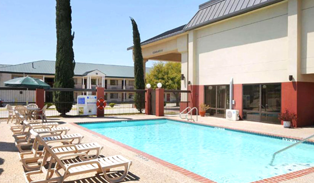 Coratel Inn & Suites