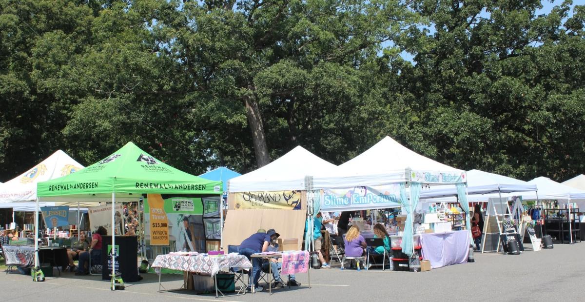 Vendor tents at the Woodleaf Tomato Festival