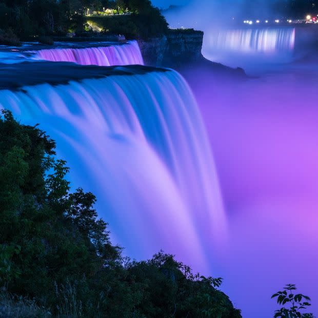 Niagara Falls State Park at night