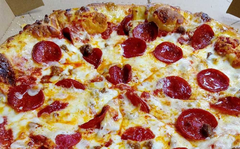 photo of Issa's pepperoni Pizza