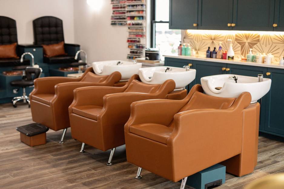 uptown salon day spa