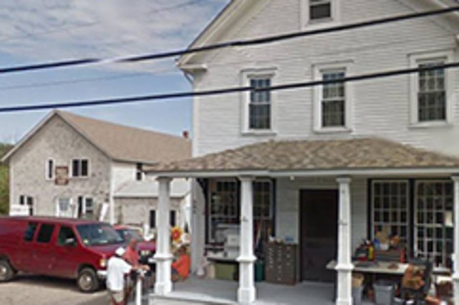 freds new england antiques.JPG