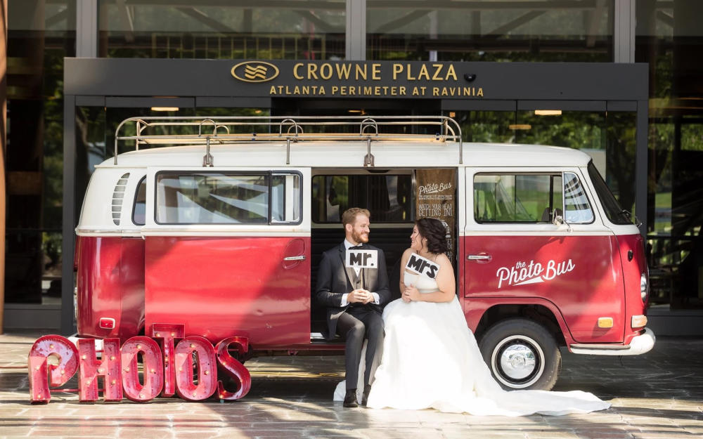 Crowne Plaza Ravinia Wedding Photo Bus