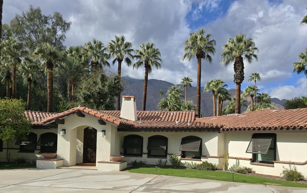 Home at 925 N Avenida Palmas in Palm Springs