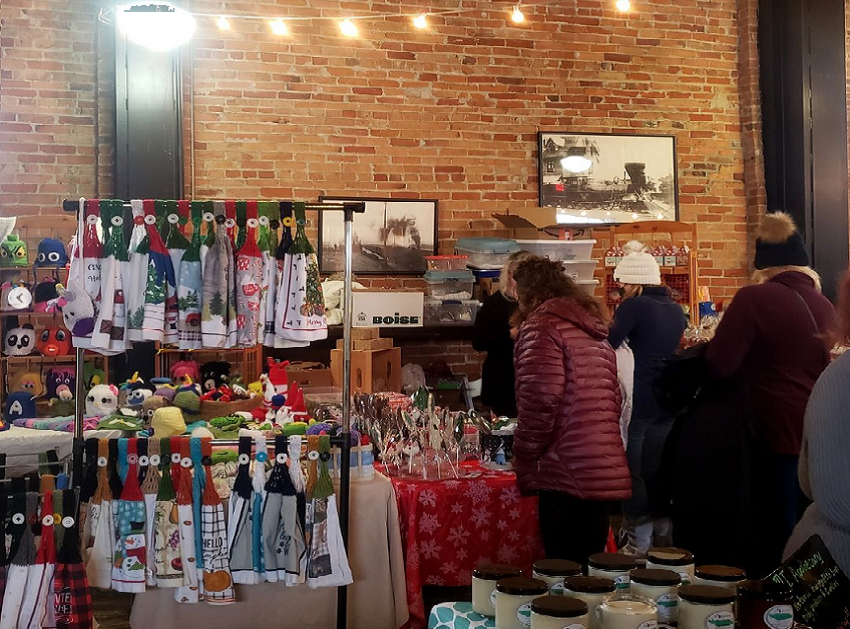 holiday market at the Ypsilanti Freighthouse