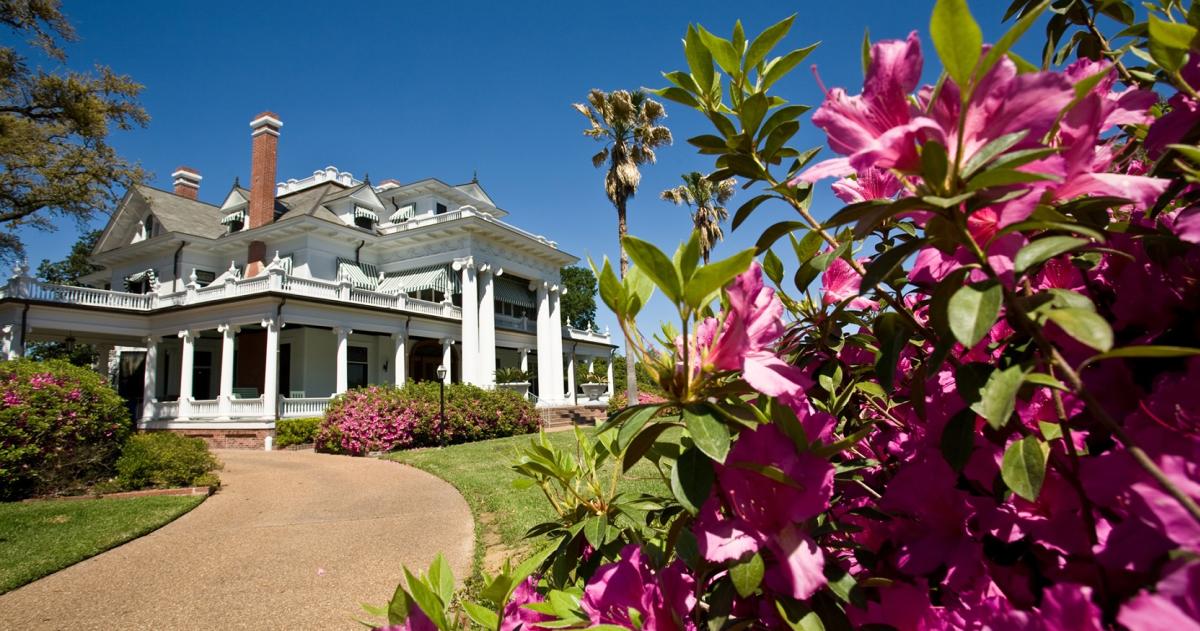 Exterior of the McFaddin-Ward House in Beaumont, TX