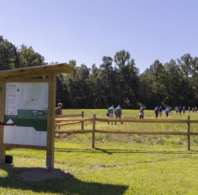 Bentonville Trailhead with Hikers