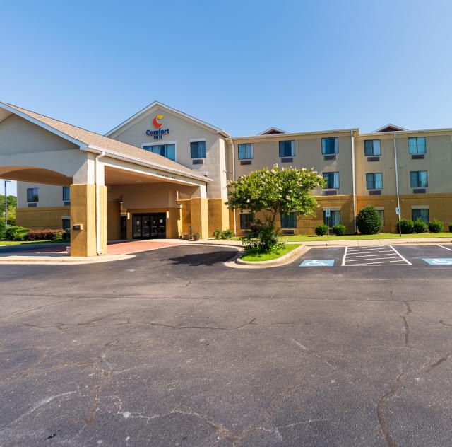 Comfort Inn Smithfield 2000x1500 72dpi