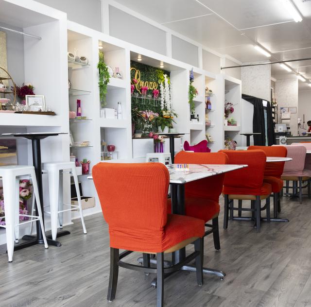 Craze Tea Seating