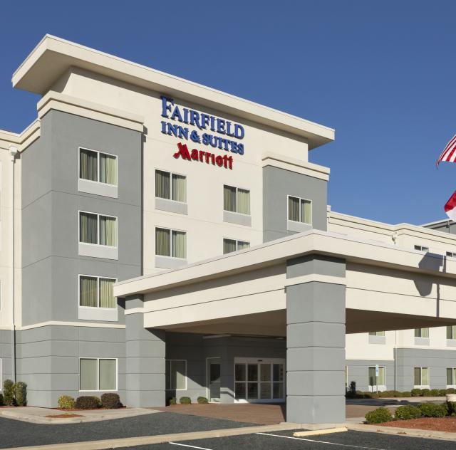 Fairfield Inn & Suites Exterior