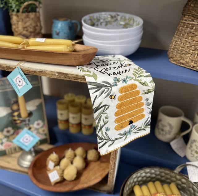 Ann’s Tiques Vintage, Gifts & Collectibles