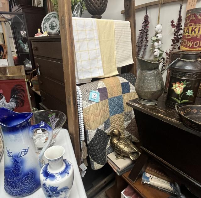 Ann’s Tiques Vintage, Gifts & Collectibles