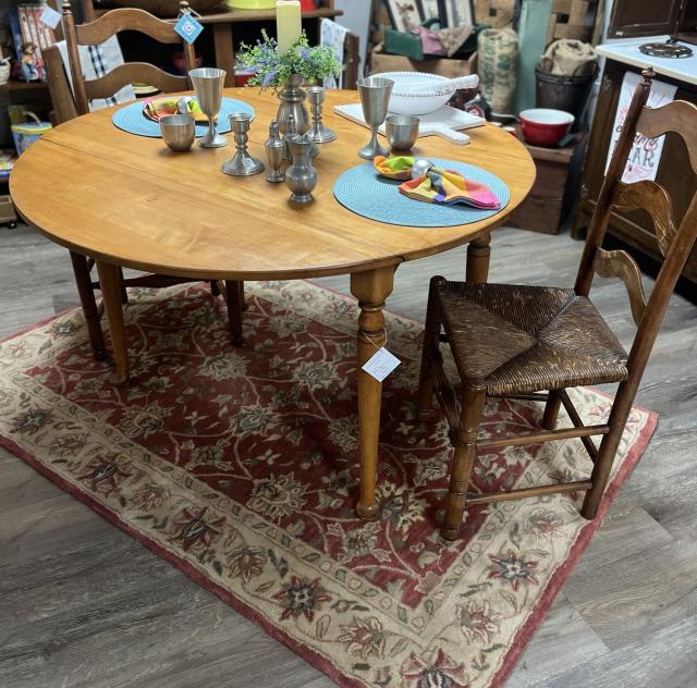 Ann’s Tiques Vintage, Gifts & Collectibles