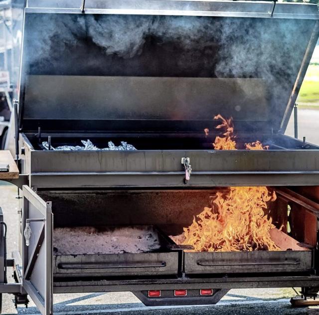 Mister and Woman food truck grill 2000x1500 72dpi