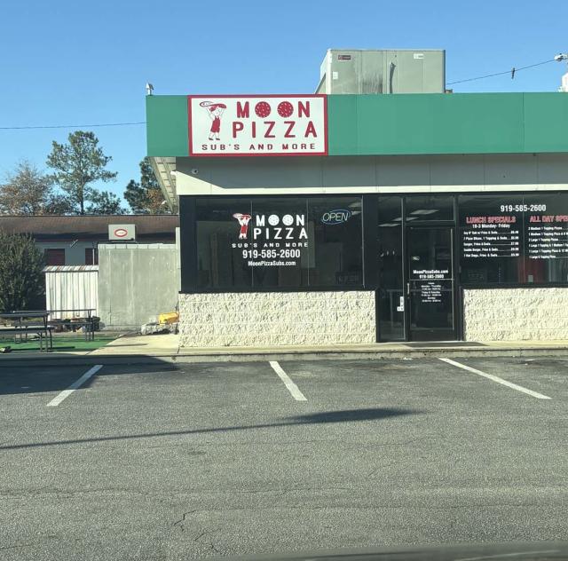 Moon Pizza