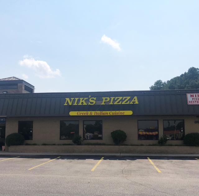Nik's Pizza