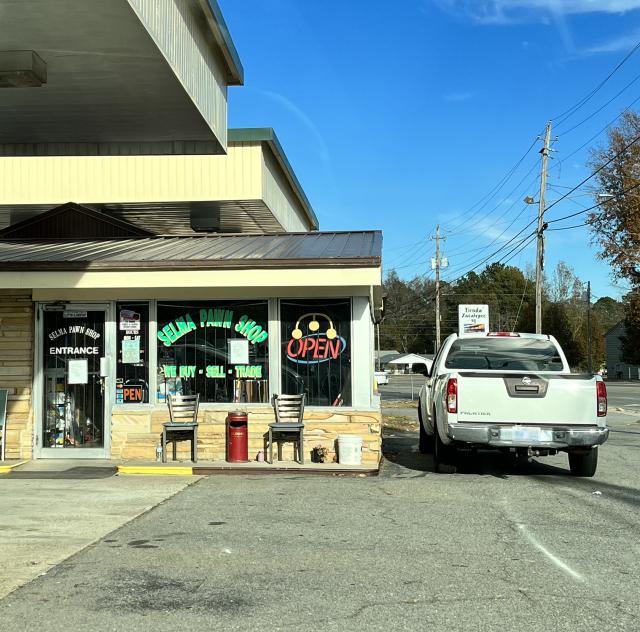 Selma Pawn Exterior