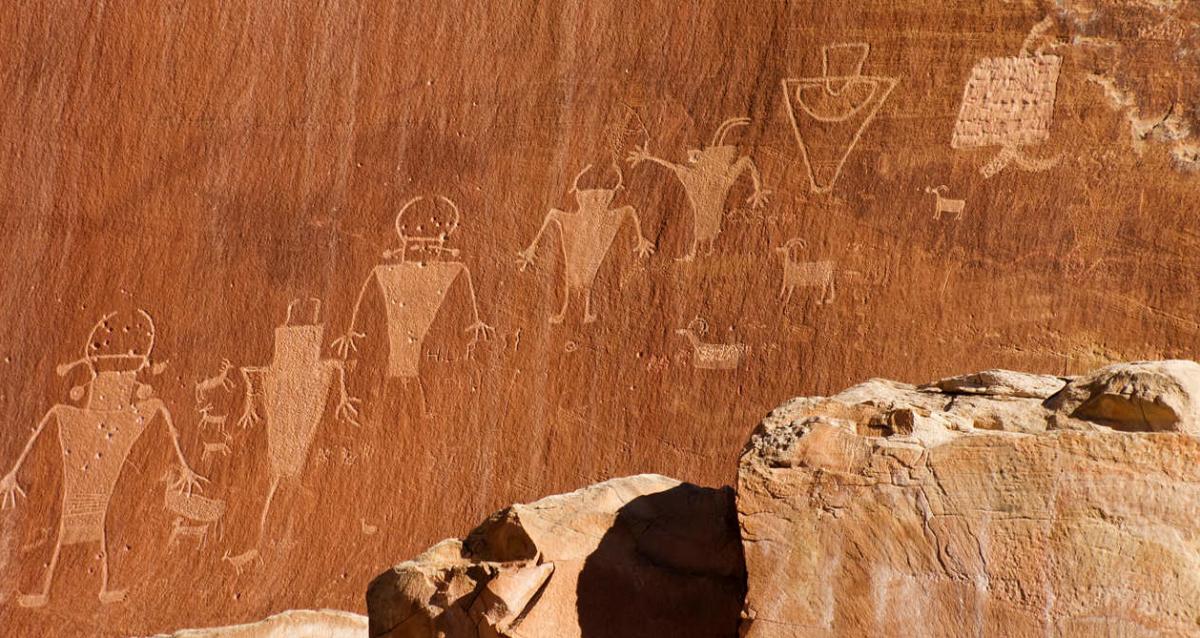 Freemont Indian Petroglyphs (Rock Art) in Capitol Reef Utah