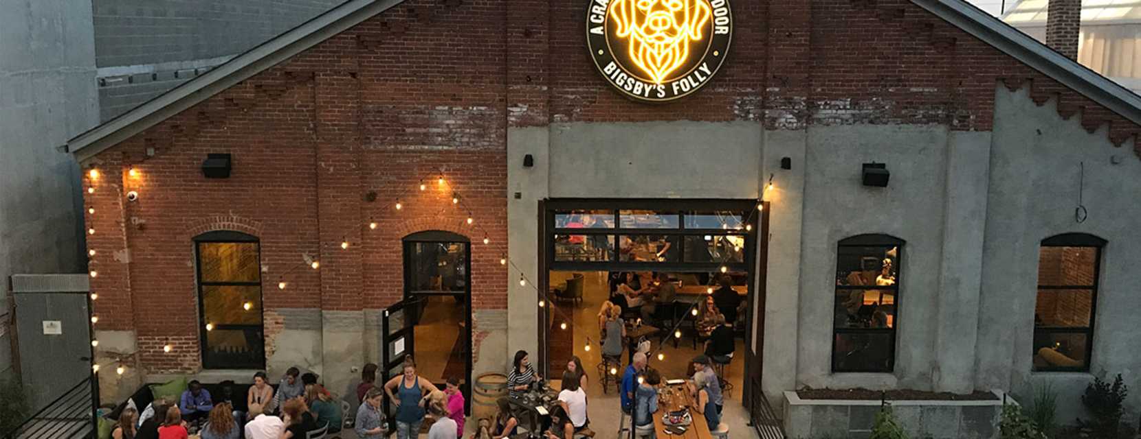 The patio of Bigsbys Folly Craft Winery