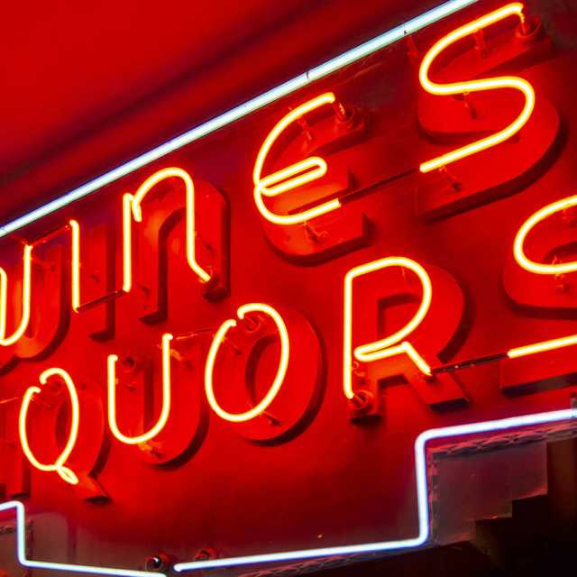 Drinks-neon-sign