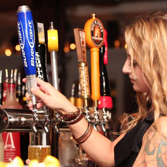 520 Bar and Grill Beer Pour Taps