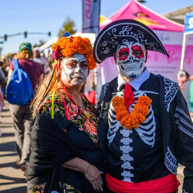 Dia de los Muertos attendees