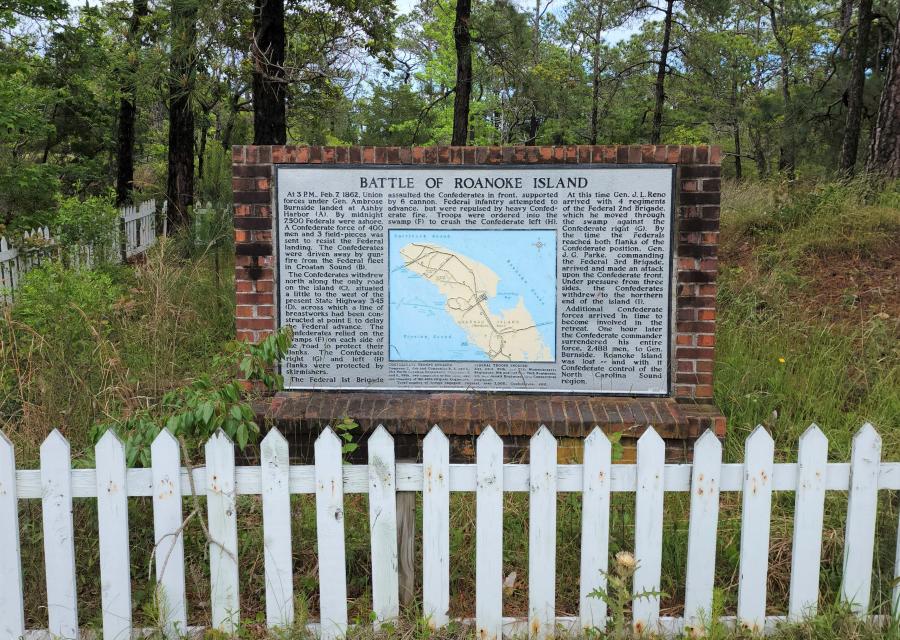 battle of roanoke island