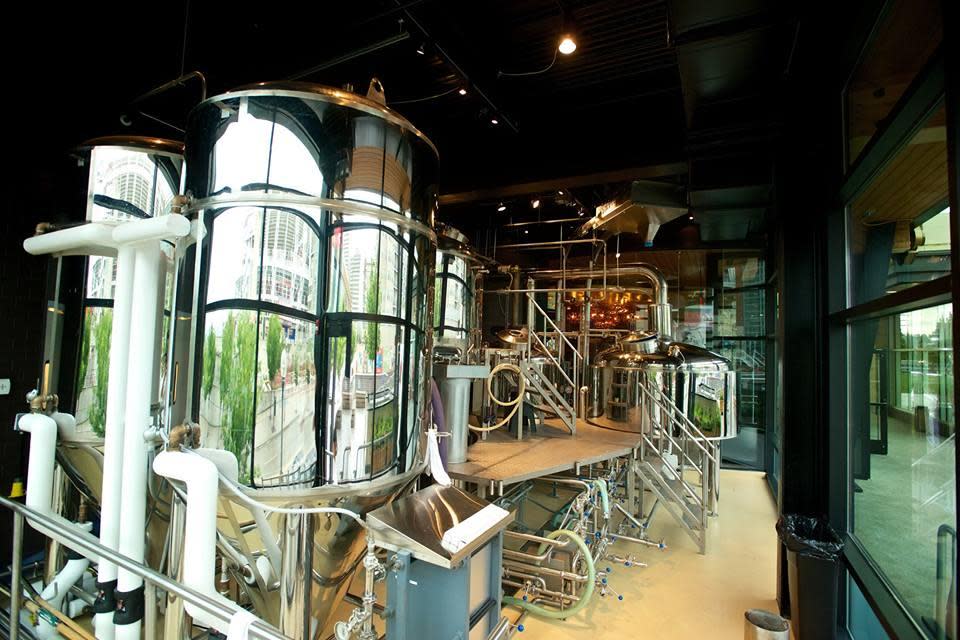 Moerlein Lager House brewing tanks (photo: Moerlein Lager House)