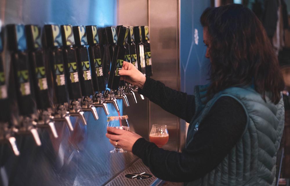 Lineup of taps at 2Toms Brewing Company in Fort Wayne