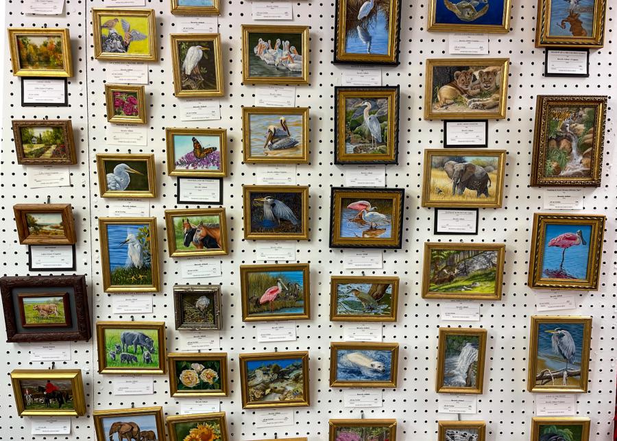 seaside art gallery miniatures