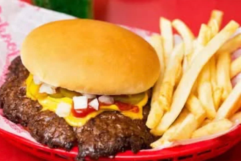 Highland Schoop's Cheeseburger.