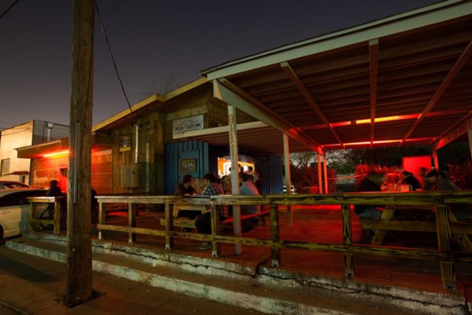 Moon Tower Inn