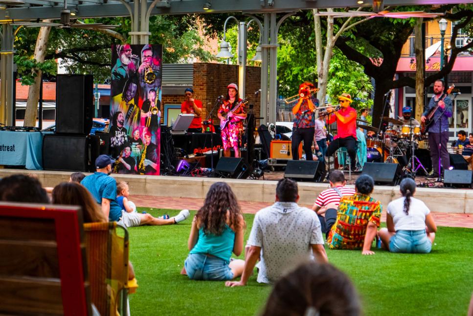 Market_Square_Park_Audience_3.jpg