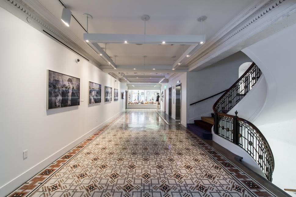 Hallway and artwork in the 21c Museum Hotel (photo: 21c Museum Hotel)