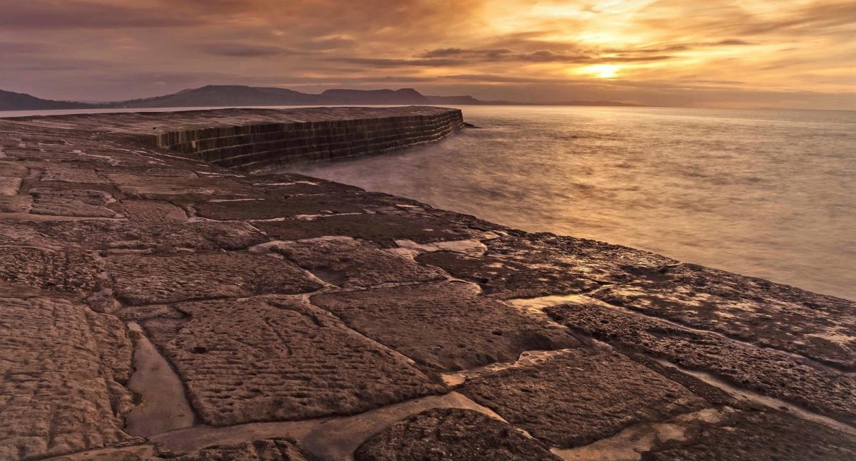 Lyme Regis Cobb, Simon Emett