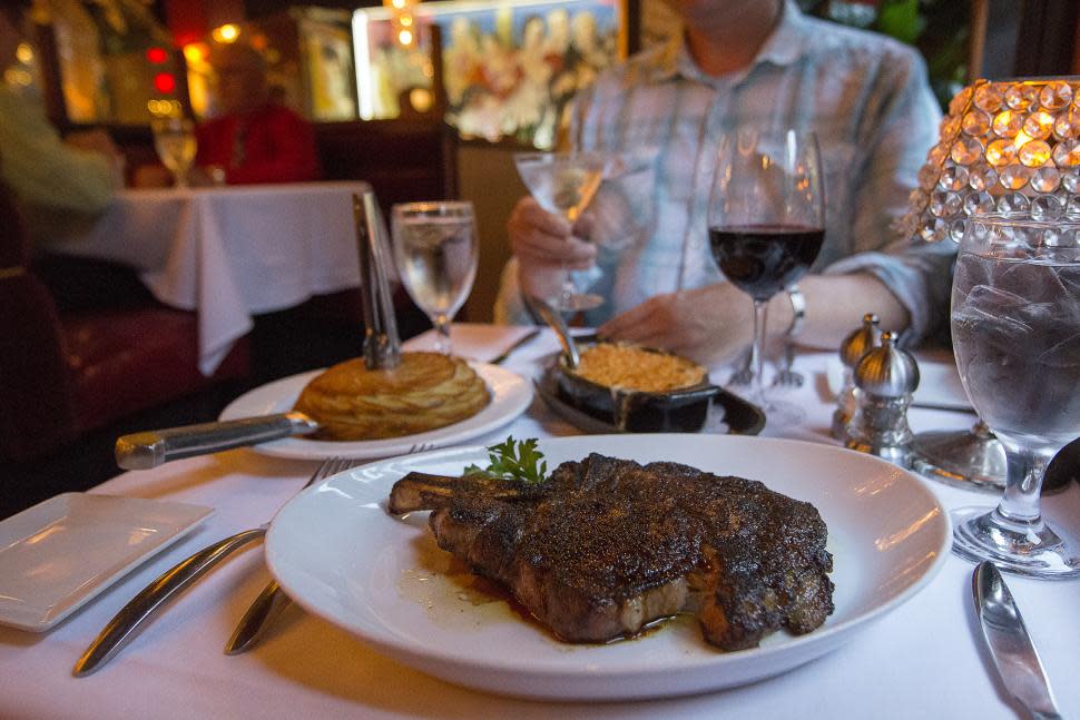 Jeff Ruby's Steakhouse (photo: Wendy Pramik)